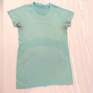 Lululemon short sleeve shirt